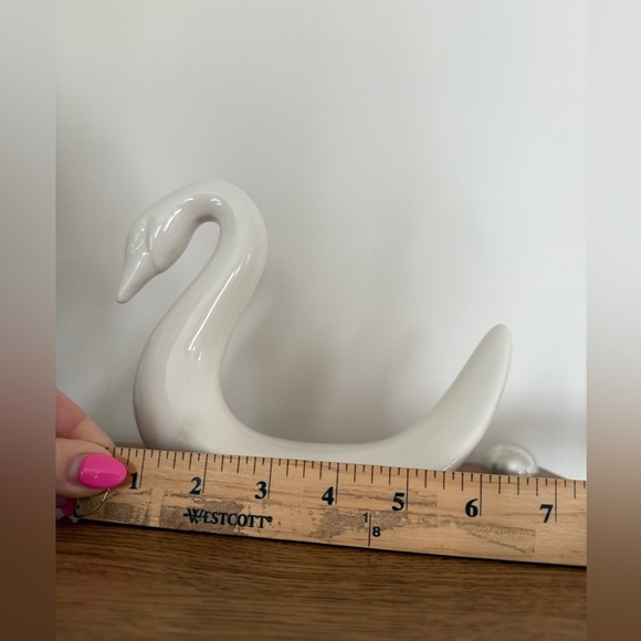 Art Deco Ceramic Porcelain Swan Figurine Bathroom Wash Cloth Hand Towel Holder - Picture 6 of 7